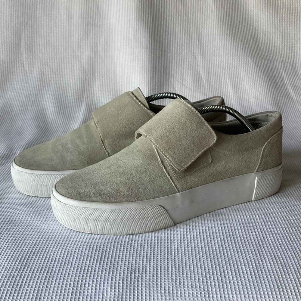 Vince Women’s Sage Suede Leather Strap Hook Comfy Shoes Size 8.5